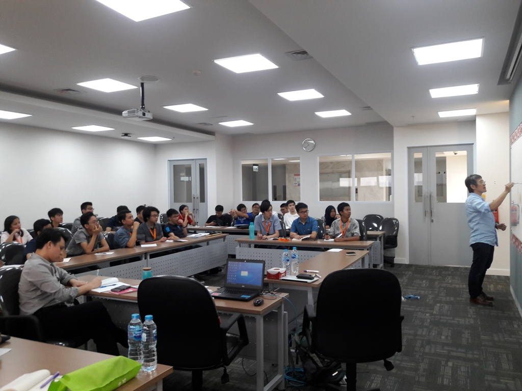 Short Course Machine Learning dengan Prof. Pitoyo Hartono