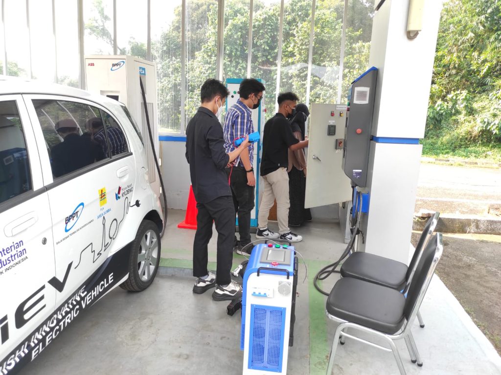 Electric Vehicle Charging Station Bersama Badan Riset & Inovasi Nasional